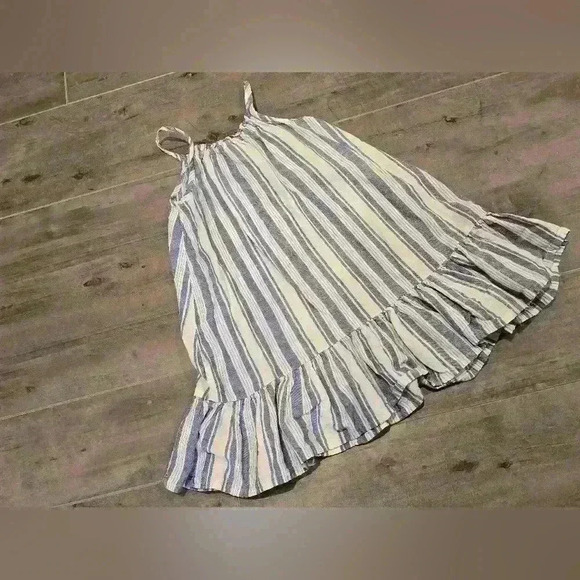 Old Navy Stripped Dress With Button Detailing - Picture 6 of 8